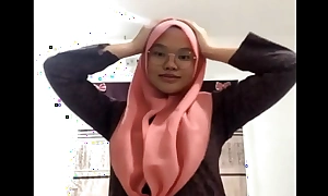 Hijab toket kecil colmek