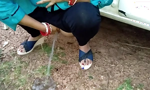 Wife Open-air Pissing And Fucked Unconnected with Non-native Down Wood