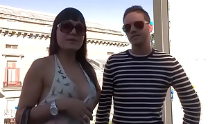 SHEMALE beauty eats Coto's big dick and enjoys an unforgettable anal session